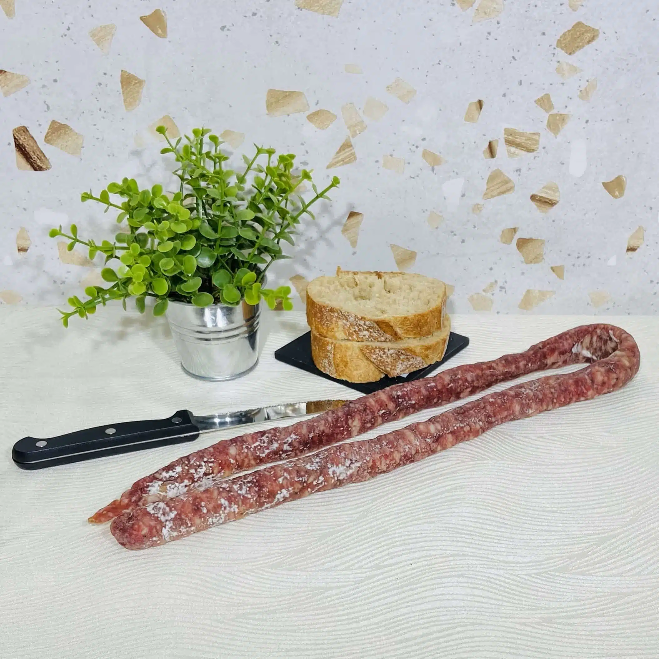 ficellou saucisse sèche fine cochon élevé en plein air en Aveyron et Tarn